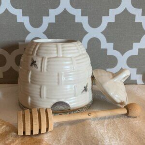 Pfaltzgraff Naturewood Honey Pot with Lid & Spoon /Dipper